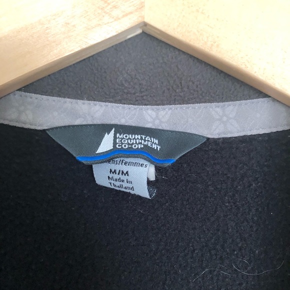 MEC Women’s Fleece Full Zip Vest in Black - Picture 1 of 3